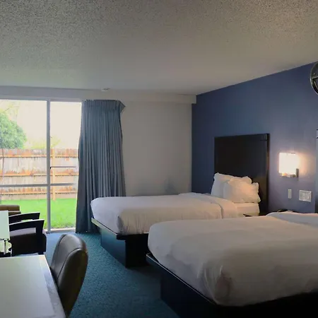 Travelodge By Wyndham Milwaukee Exterior foto